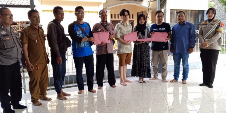 Pemilik objek wisata DH Garden kunjungi korban laka tunggal mobil terjun ke jurang (Foto : Darfan)