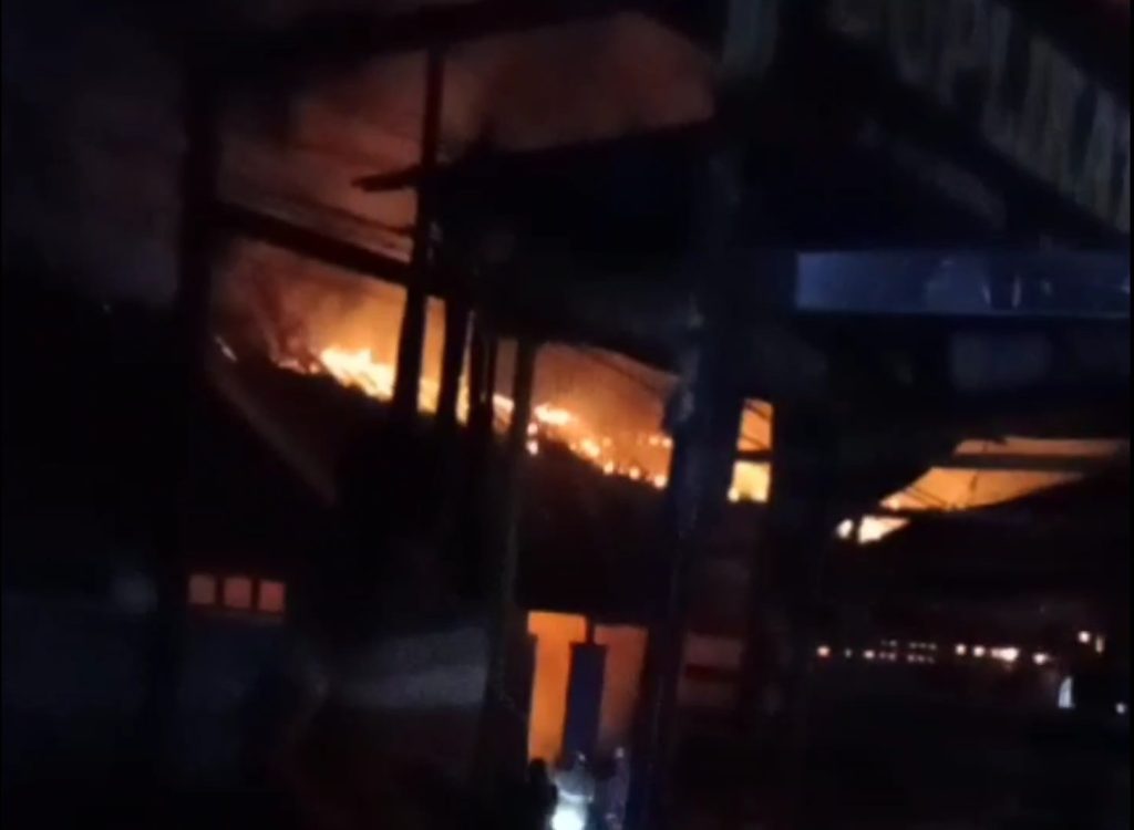 Empat Bangunan Kelas Sekolah SMA Ludes Terbakar (Foto : Darfan)