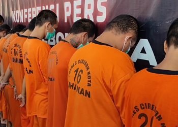 Polisi Ringkus 16 Pengedar Narkotika Jaringan Lapas, Sita Ratusan Paket Sabu Dan Dibuat Obat (Foto : Darfan)