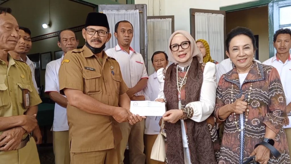 Telusuri Sejarah Kemerdekaan, Puluhan Istri Piveri Kunjungi Gedung Perundingan Linggarjati (Foto : Darfan)
