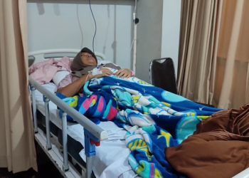 Puluhan Orang Di Cirebon Alami Keracunan Massal Usai Mengkonsumsi Makanan Ringan (Foto : Darfan)