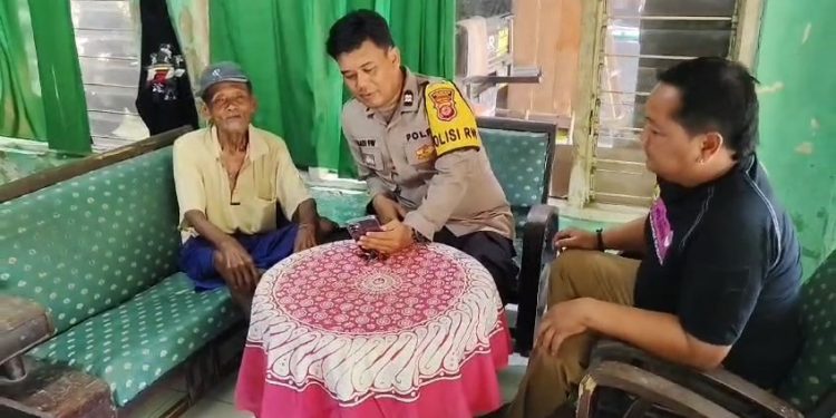Kisah Pastor Asal NTT Bertemu Kembali Dengan Ayahnya Setelah Terpisah 31 Tahun, Ada Peran Polisi Cirebon (Foto : Darfan)