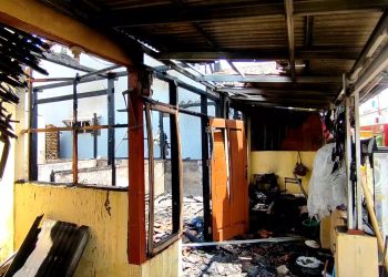 Kesal Tak Dibelikan Motor, Seorang Anak di Gombang Nekat Bakar Rumah (Foto : Darfan)