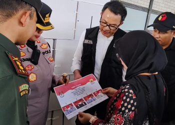 Pastikan Kondisi Aman, Pemerintah Kabupaten Cirebon, Cek Logistik Pilkada Di Gudang Penyimpanan (Foto : Darfan)