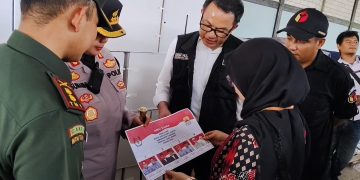 Pastikan Kondisi Aman, Pemerintah Kabupaten Cirebon, Cek Logistik Pilkada Di Gudang Penyimpanan (Foto : Darfan)