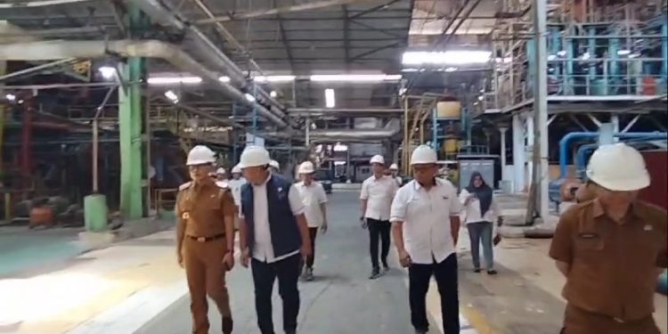 Pj Bupati Kunjungi Pabrik Gula Jajaki Sejumlah Kerjasama Diantaranya Wisata Edukasi (Foto : Darfan)