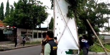 Masa Tenang, Penertiban Alat Peraga, Petugas Sisir Hingga Ke Gang