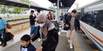 KAI Daop 3 Cirebon Catat 7.018 Penumpang Tiba Di Stasiun Cirebon