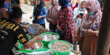 Jelang Tahun Baru, Pasar Ikan Diserbu Warga, Penjualan Melonjak 100 Persen