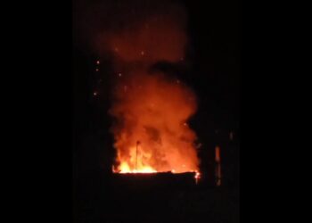 Di Tinggal Jualan, Sebuah Rumah Milik Warga Ludes Terbakar