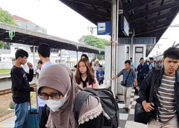 Puncak Arus Balik Penumpang Melonjak 8.321 Penumpang Berangkat Menuju Jakarta PT. KAI Daop 3 Cirebon Tambah Perjalan Kereta