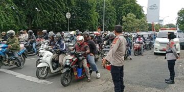 Arus Lalu Lintas Di Pantura Cirebon Dipadati Kendaraan Yang Balik Ke Jakarta