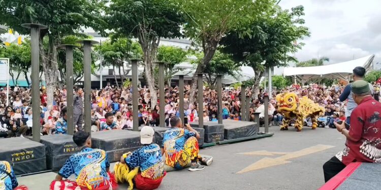 Umat Tionghoa Merayakan Imlek Dengan Hikmat Di Tahun Baru Imlek 2576 Kongzili