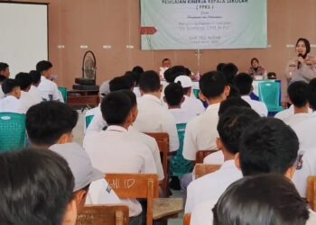 Antisipasi Tawuran Pelajar Di Jalur Pantura, Polisi Lakukan Pembinaan Ajak Pelajar Hadapi Tantangan Masa Depan Dengan Mandiri Dan Bijak Teknologi