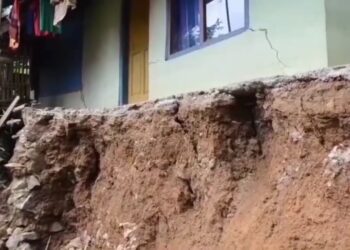 Sejumlah Terancam Tergerus Longsor, Satu Rumah Diantaranya Terbawa Longsor