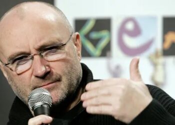 Phil Collins Cerita tentang Penyakit yang Merenggut Semangat Bermusiknya