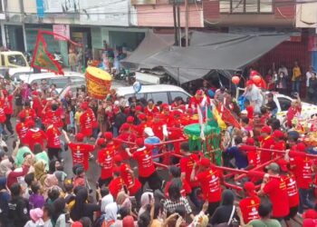 Junjung Toleransi, Kemeriahan Cap Go Meh, Diikuiti Juga Pawai Keraton Budaya Cirebon. Ribuan Warga Tumpah Ruah Sepanjang Pawai