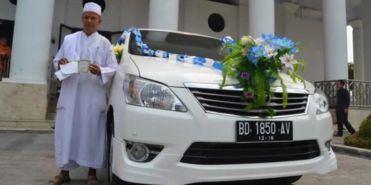 Wali Kota Bengkulu Gelar Lomba Salat Zuhur Berjamaah, Hadiah Mobil Memicu Perdebatan