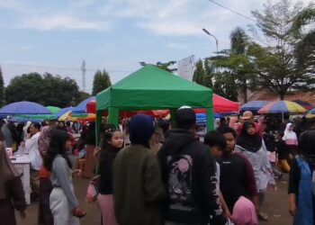 Pasar Ramadhan, Warga Berburu Takjil Sambil Ngabuburit