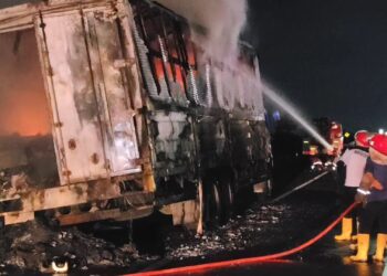Truk Tronton Terbakar Hebat Di Tol Kanci-Pejagan, Beruntung Tak Ada Korban Jiwa