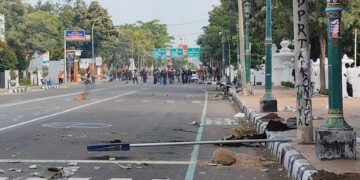 Polisi Amankan 16 Orang Terduga Pelaku Perusuhan