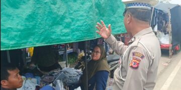 Ancaman Macet Pasar Tumpah Pantura, Polisi Beri Himbauan Angkutan Umum dan Pedagang Di Bahu Jalan