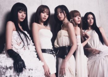 LE SSERAFIM Jadi Girl Band Kpop Tercepat Masuk 4 Besar Billboard 200 dengan “Hot”