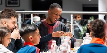 Moment Bersejarah! MU Gelar Buka Puasa di Old Trafford untuk Pertama Kali