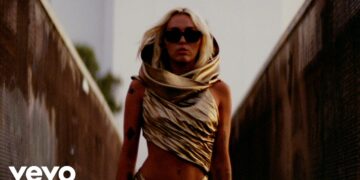 Video Musik ‘Flowers’ Miley Cyrus Capai Miliaran Penonton di YouTube