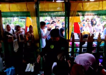 Tradisi Grebek Syawal Keraton Kanoman, Warga Berebut Makanan Dan Koin Jimat