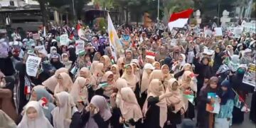 Ribuan Umat Muslim Cirebon Aksi Bela Palestina & Kecam Israel