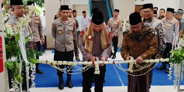 Ke Cirebon, Kapolri Minta Doa Ke Kyai Untuk NKRI