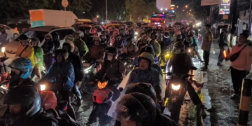 Puncak Arus Balik, Pemudik Motor Merayap Di Jalur Arteri Cirebon