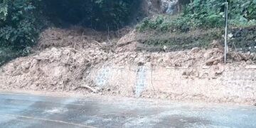 Jalan Nasional Lumpuh 12 Jam Akibat Longsor, Kini Sudah Bisa Dilintasi