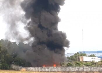 Kebakaran Lahan, Area Pabrik Bikin Heboh Warga