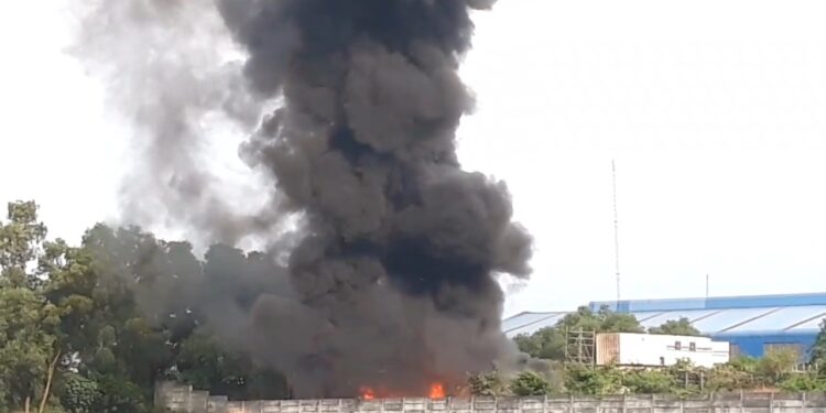 Kebakaran Lahan, Area Pabrik Bikin Heboh Warga