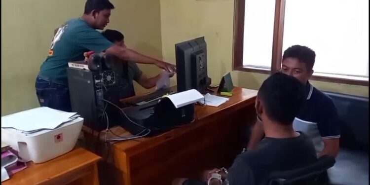 Tertangkap Warga, Jambret Hape Pelajar Babak Belur Dimassa