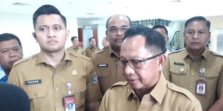 Mendagri Tito Ancam Tindak Tegas Ormas yang Ganggu Investasi