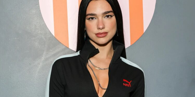 Dua Lipa Jadi Artis Paling Sering Diputar di Inggris 2024 Kalahkan Ed Sheeran & Taylor Swift