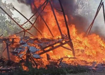 Diduga akibat korsleting, lapak barang bekas di Majalengka ludes terbakar