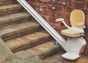 Pemerintah Pertimbangkan Stair Lift Permanen di Candi Borobudur