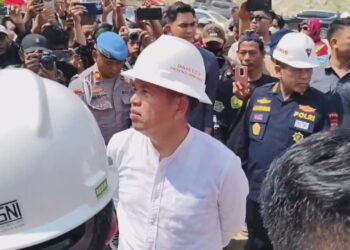 Tinjau Dan Temui Keluarga Korban Longsor, Dedi Mulyadi Akan Tutup Total Gunung Kuda
