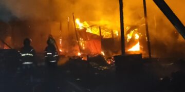 Diduga Overheat Oven, Pabrik Briket Ekspor Terbakar Hebat