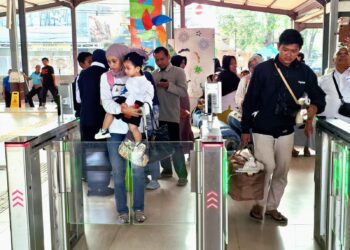 Permudahkan Pelanggan KAI, Daop 3 Cirebon Terapkan Face Recognition Boarding Gate (FR) di Stasiun Cirebon Prujakan