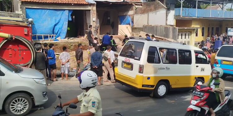 Rumah Ambruk Saat Perbaikan, Satu Orang Tewas Tertimpa Reruntuhan