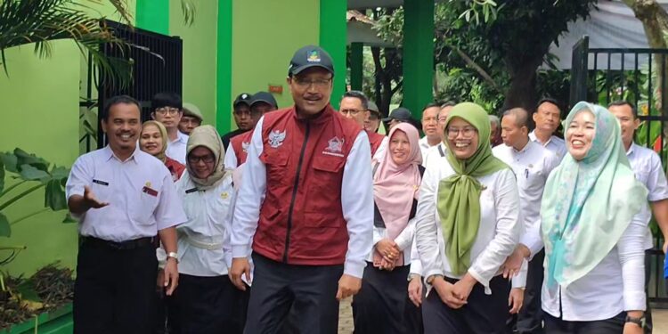 Mensos Blusukan ke Sekolah Rakyat Cirebon, Temukan Pagar hingga Toilet Perlu Diperbaiki