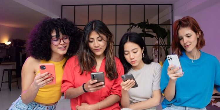 Survei: 90% Gen Z di AS Minta Bantuan Orang Tua saat Cari Kerja, 77% Ditemani Wawancara