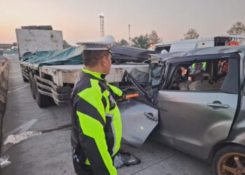 Kecelakaan Maut, Mobil Hantam Truk di Tol Cipali, Tiga Orang Tewas di Lokasi