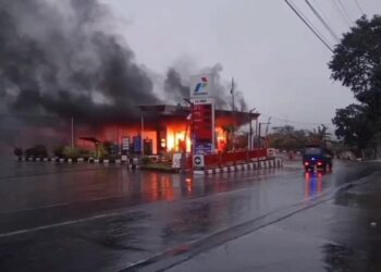 Mobil ludes terbakar saat isi BBM di SPBU di Kabupaten Kuningan