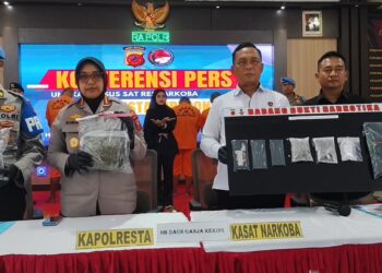 Tukang Bubur Jual Ganja, Polisi Sita Satu Kilo Tujuh Ons Ganja Kering